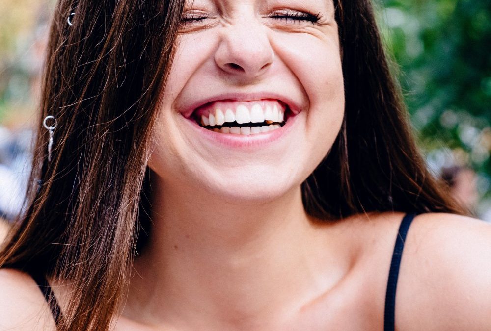 Vink farvel til skæve tænder med en invisalign behandling